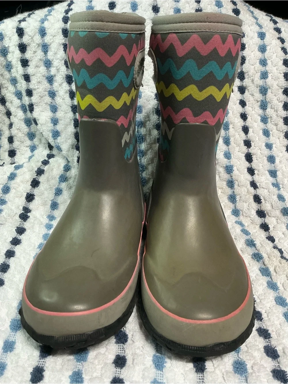 Bogs Kids Grasp winter Boots waterproof Chevron Size Youth 2